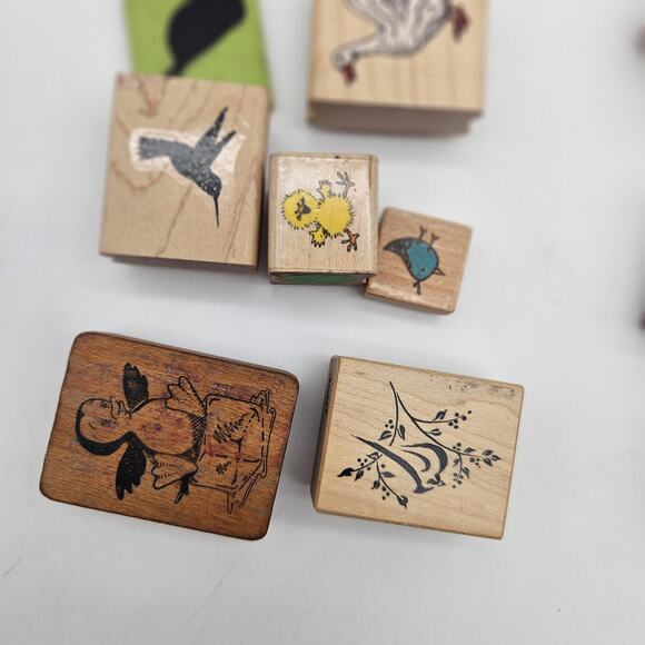 Vintage Wood Rubber Stamp Lot Butterflies Birds Ladybugs Bees Flowers Snail Mail - Picture 4 of 16